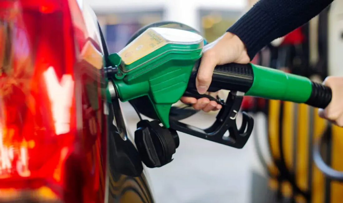 Motorine İndirim Geliyor Petrol fiyatlarındaki düşüş, akaryakıt fiyatlarına indirim olarak yansıyor. Bu kapsamda