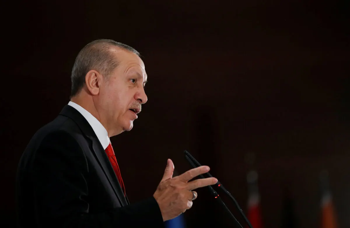Cumhurbaşkanı Recep Tayyip Erdoğan, TBMM Grup Toplantısı sonrasında gazetecilerin sorularını