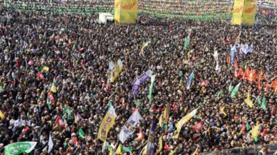 İstanbul Yenikapı'da düzenlenen Nevruz kutlamaları, terör örgütü propagandasına sahne oldu.