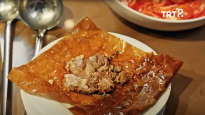 Malatya'ya özgü lezzetlerin yanı sıra, kağıt kebabı ve geleli yemeklerinin