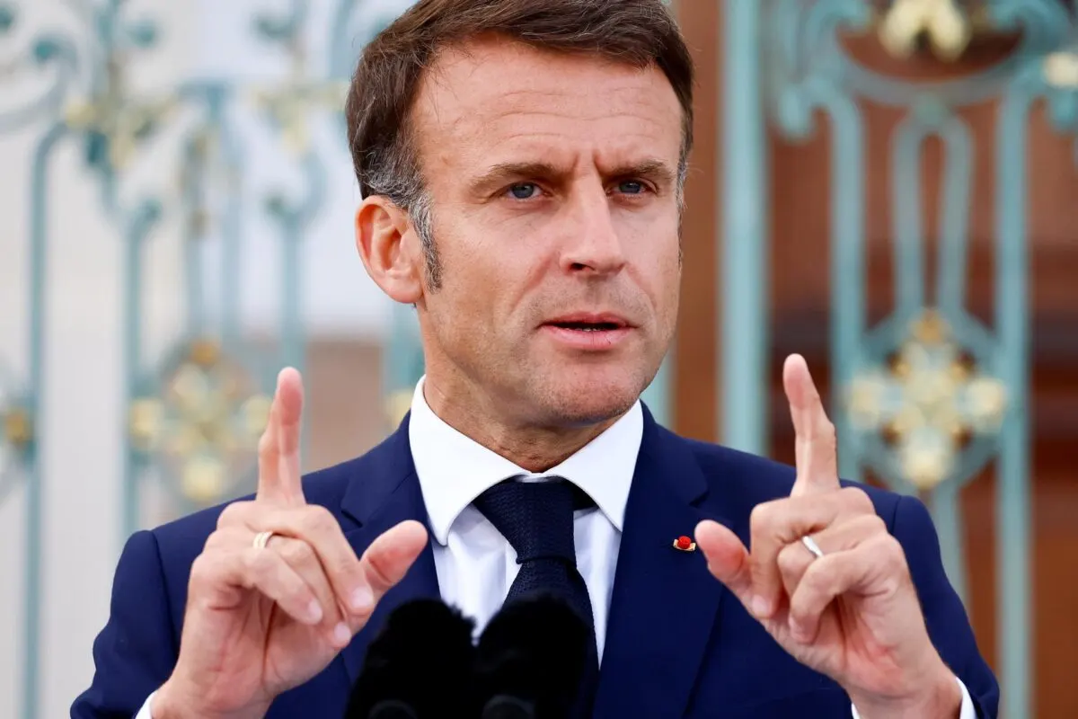 Fransa Cumhurbaşkanı Emmanuel Macron, Avrupa'nın savunma kapasitesini güçlendirmesi gerektiğini belirterek,