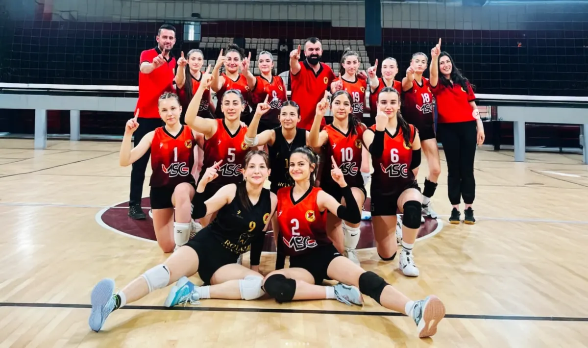Elazığ’da gerçekleştirilen Yıldız Kızlar Voleybol Grup maçlarında, Malatya Gençlik Spor
