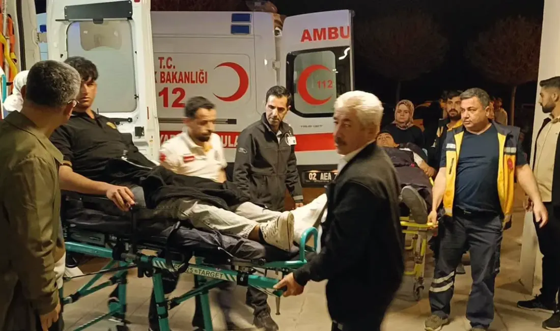 Adıyaman’ın Besni ilçesine bağlı Sayören köyünde düzenlenen bir düğünde bıçaklı