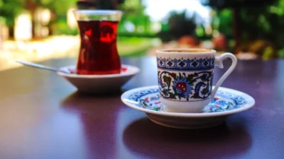 Günlük yaşamın vazgeçilmezleri arasında yer alan çay ve kahve, aşırı