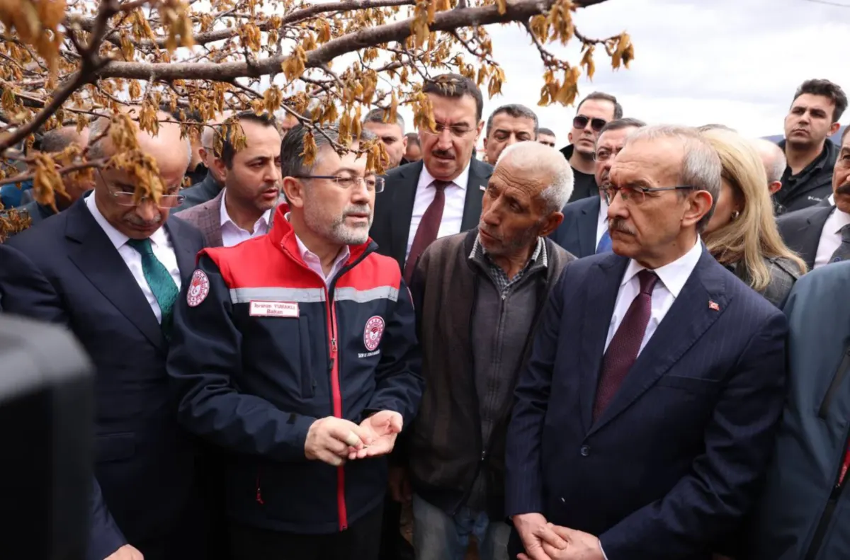 Tarım ve Orman Bakanı İbrahim Yumaklı, zirai don nedeniyle büyük
