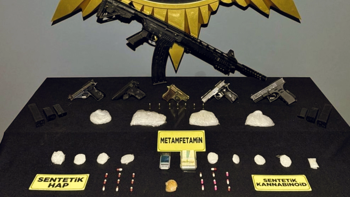 Malatya’da düzenlenen uyuşturucu operasyonlarında çok sayıda uyuşturucu madde ve silah