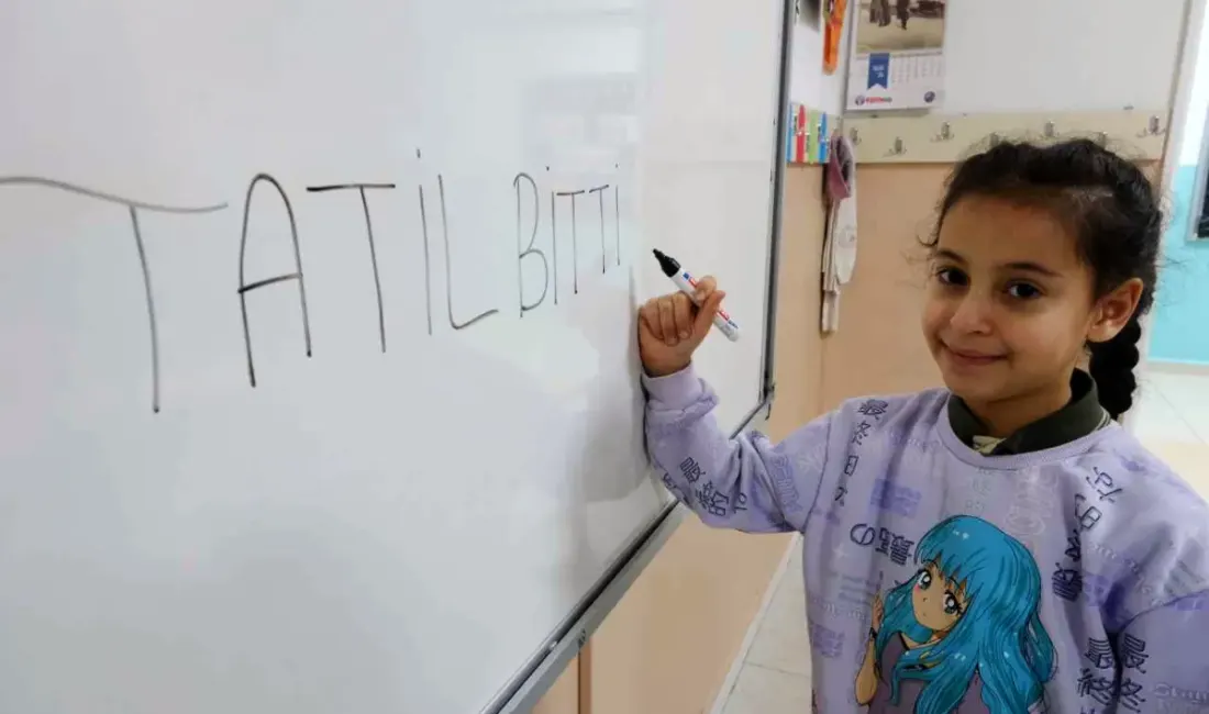 Yaklaşık 20 milyon öğrenci ve 1 milyon 200 bin öğretmen,