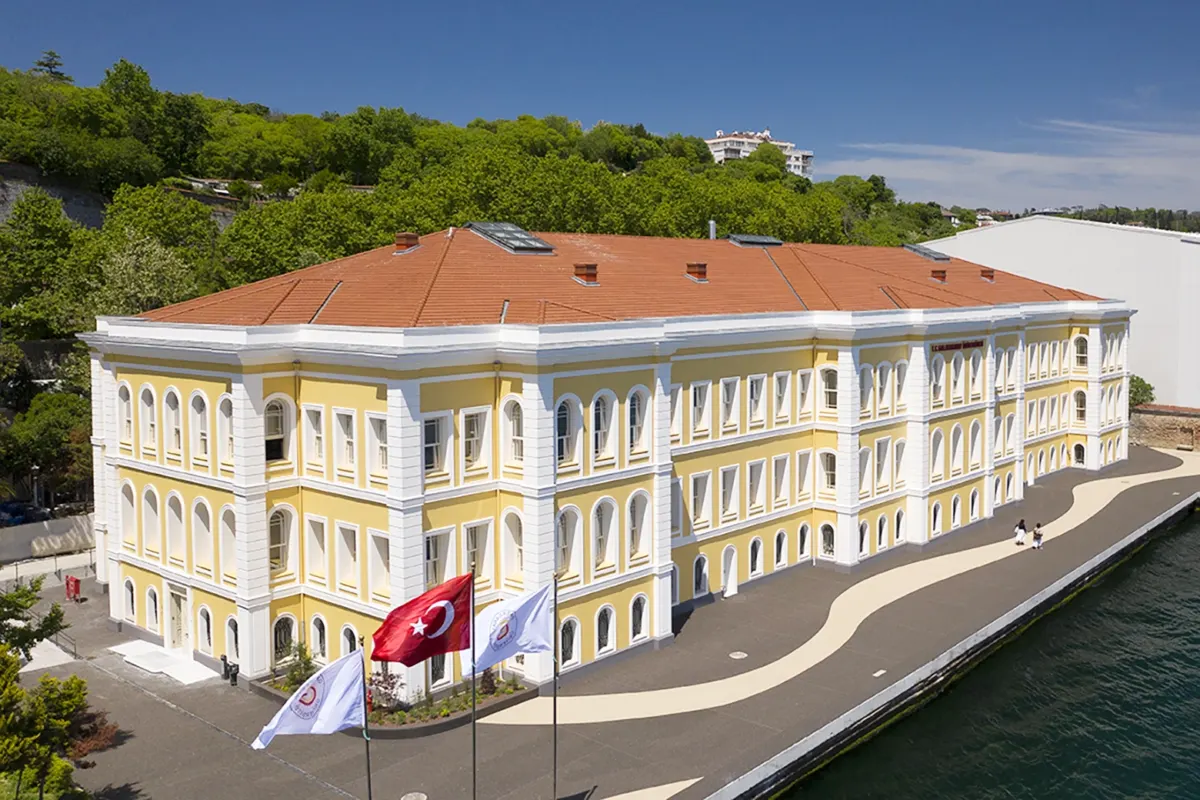 İstanbul Galatasaray Üniversitesi, 2025 yılı için toplam 15 sözleşmeli personel