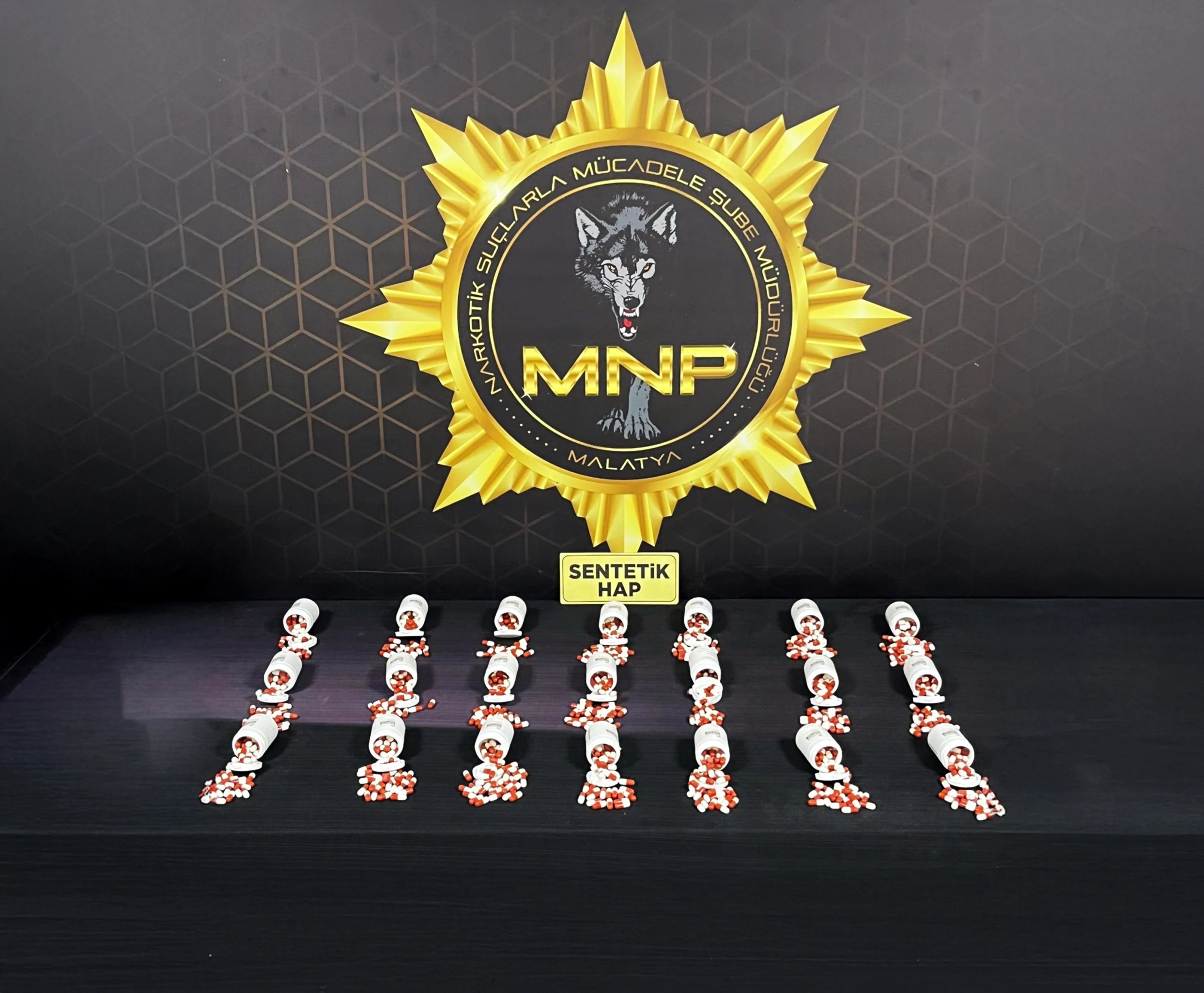 Malatya'da uyuşturucu ile mücadele kapsamında düzenlenen operasyonda 1168 adet sentetik