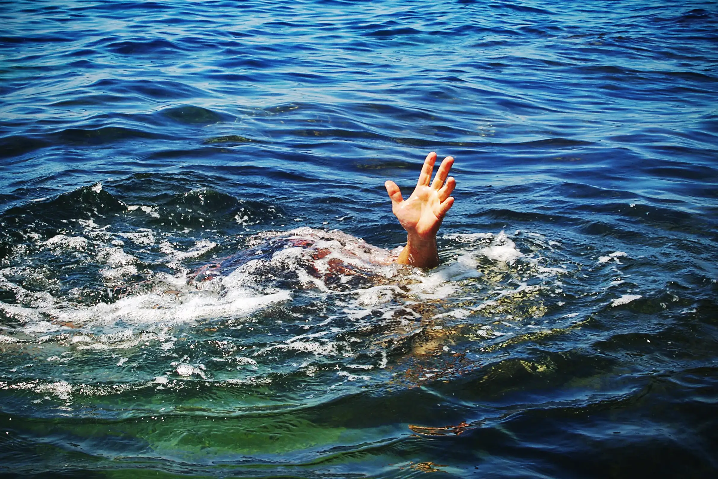 Malatya'nın Battalgazi ilçesinde Kurban Bayramı'nın ilk günü serinlemek için Karakaya