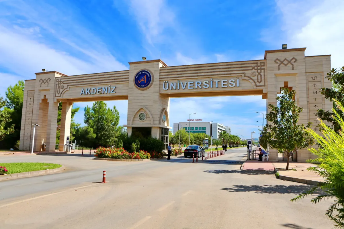Antalya Akdeniz Üniversitesi, 2025 yılı için farklı kadrolarda toplam 72
