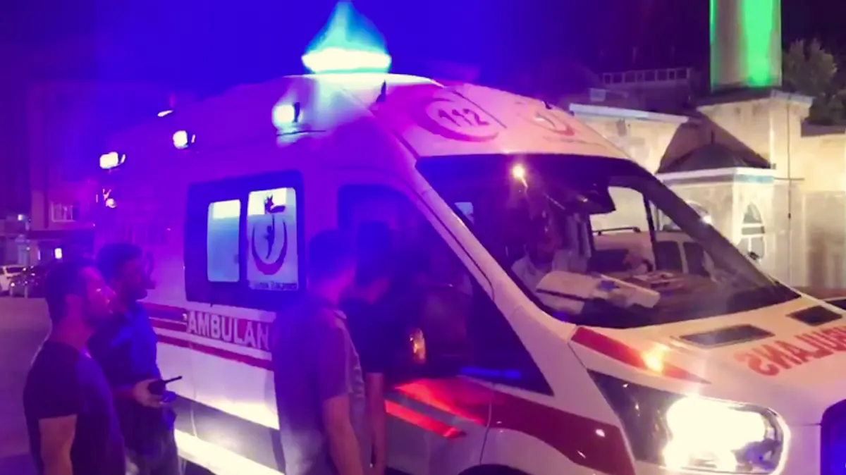 Malatya’nın Battalgazi ilçesinde, Turgut Özal Camisi’nin şadırvanında iki grup arasında