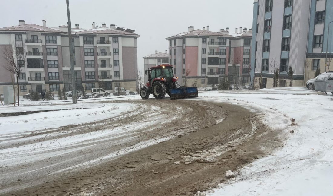 Yoğun kar yağışının etkili olduğu Doğanşehir’de, Belediye Başkanı Mehmet Bayram’ın