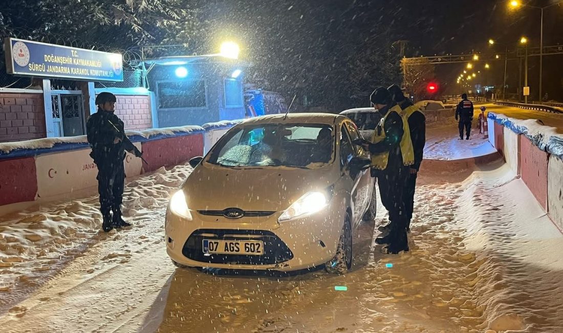 Doğanşehir İlçe Emniyet Müdürlüğü ve İlçe Jandarma Komutanlığı ekipleri, yılbaşı