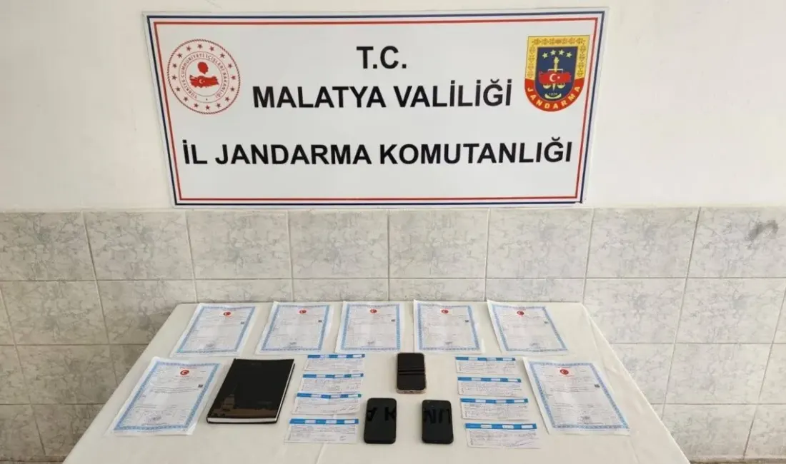 Arguvan’da jandarma ekiplerince yürütülen çalışmalarda, yüksek meblağlı para hareketleri tespit