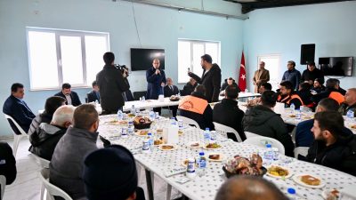 Yeşilyurt Belediye Başkanı Prof. Dr. İlhan Geçit, ilçenin dört bir