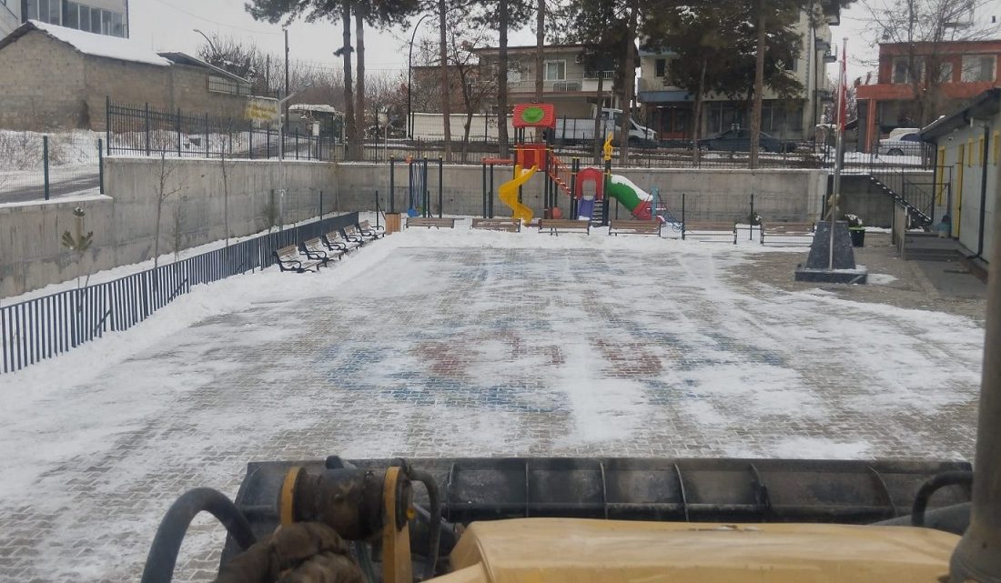 Battalgazi Belediyesi, yoğun kar yağışı sonrası öğrencilerin ve öğretmenlerin eğitim-öğretim