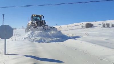 Malatya Büyükşehir Belediyesi, etkili olan kar yağışıyla birlikte il genelinde