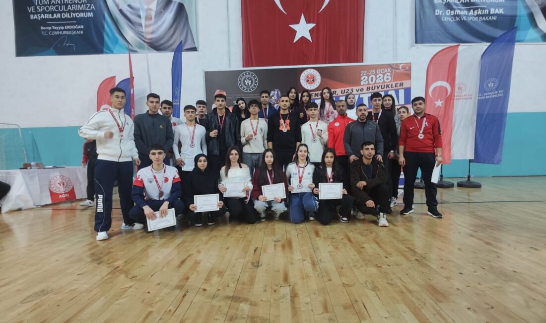 Ağrı’da düzenlenen Doğu Anadolu Muay Thai Bölge Şampiyonası’nda Malatyalı sporcular,