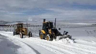 Darende Belediyesi, etkili kar yağışının ardından özellikle kırsal mahallelerde ulaşımın