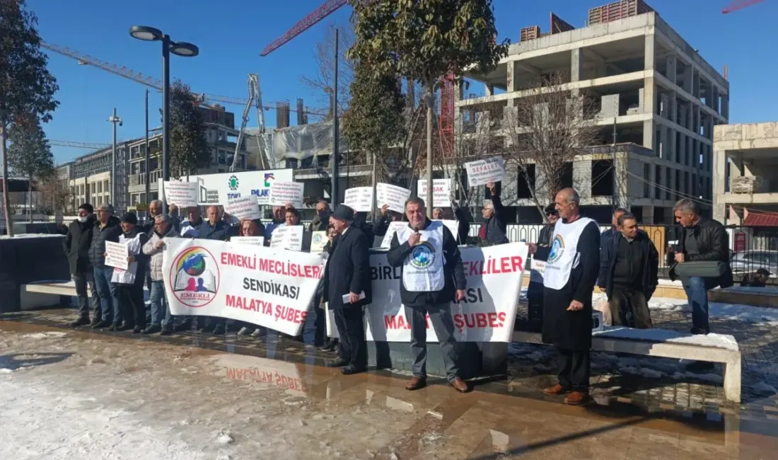 Birleşik Emekliler Sendikası Malatya Şubesi tarafından Valilik önü Kapalı Çarşı