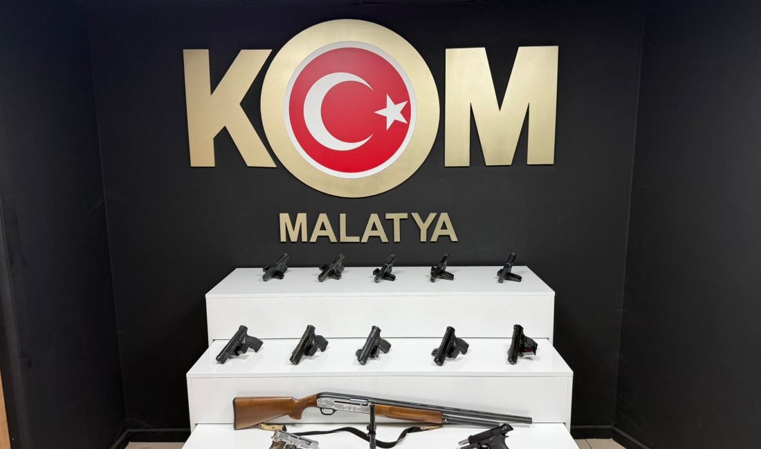Malatya’da Ruhsatsız Silah Operasyonu Malatya'da polis ekiplerince gerçekleştirilen operasyonda çok sayıda ruhsatsız silah ele