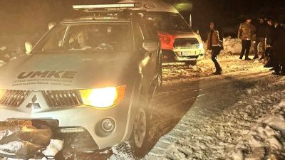 Pütürge ilçesinde yoğun kar yağışı ve tipi nedeniyle ulaşımın güçlükle