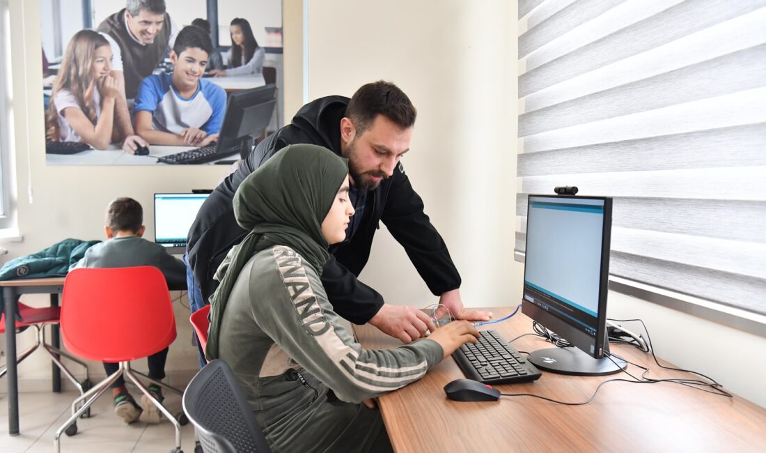 Yeşilyurt Belediyesi tarafından Kiltepe Mahallesi’nde hizmete sunulan Yeşilyurt Mesleki Eğitim