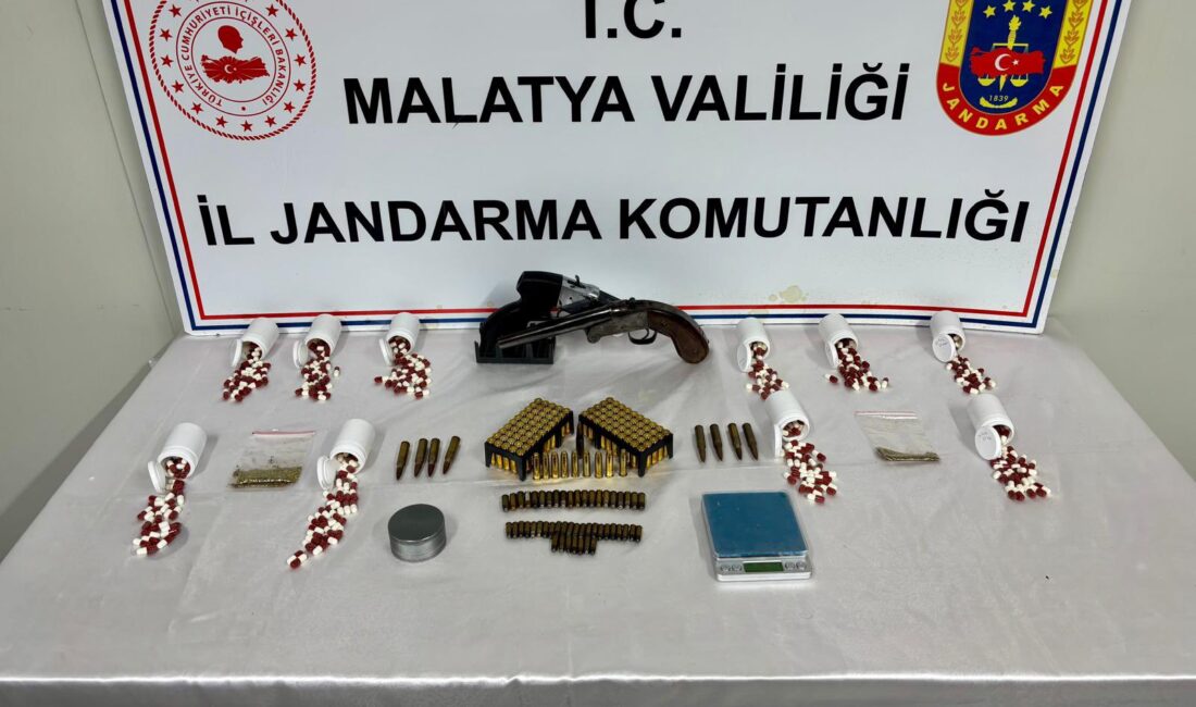 Battalgazi'de jandarma ekiplerince düzenlenen operasyonda uyuşturucu madde ile silah ve