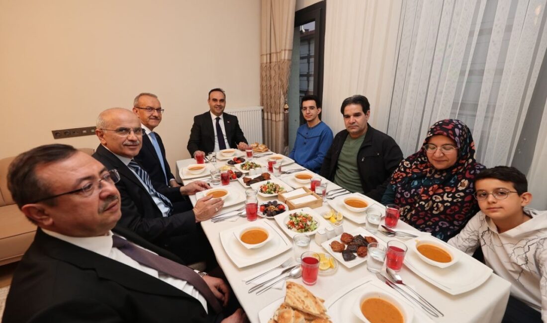 Sanayi ve Teknoloji Bakanı Mehmet Fatih Kacır, Malatya’daki Çavuşoğlu TOKİ