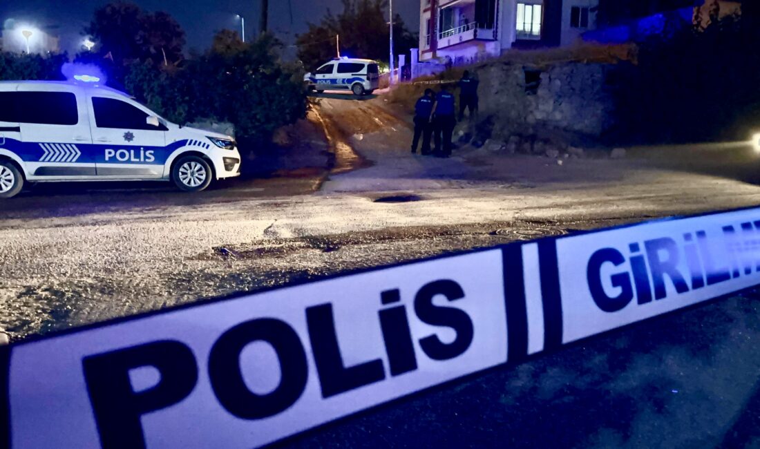 Battalgazi ilçesinde evinin bahçesinde rahatsızlanan şahıs kaldırıldığı hastanede hayatını kaybederken,