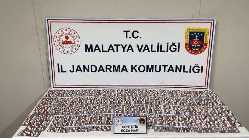 Malatya’nın Battalgazi ilçesinde jandarma ekiplerince yürütülen çalışmalar kapsamında sentetik ecza