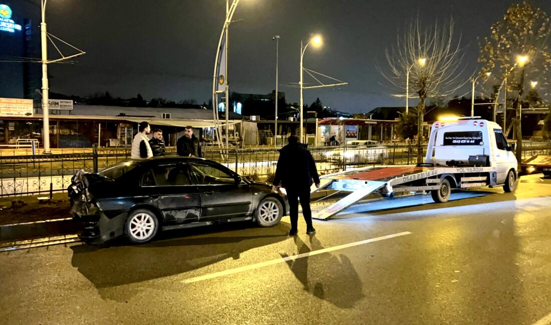Malatya'da çevreyolunda akşam saatlerinde meydana gelen trafik kazasında 2 kişi