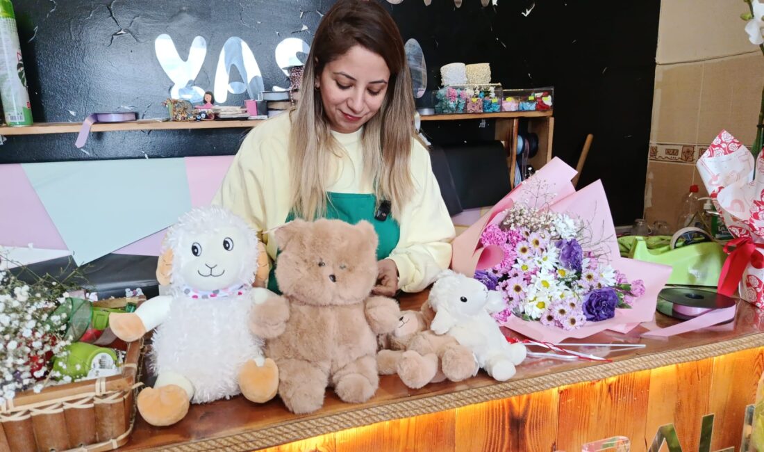 Darende’de 14 Şubat Sevgililer Günü öncesi çiçekçilerde tatlı bir telaş