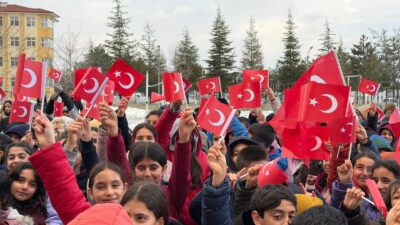 Doğanşehir ilçesinde okulların açılmasıyla birlikte yeni eğitim öğretim yılının ilk