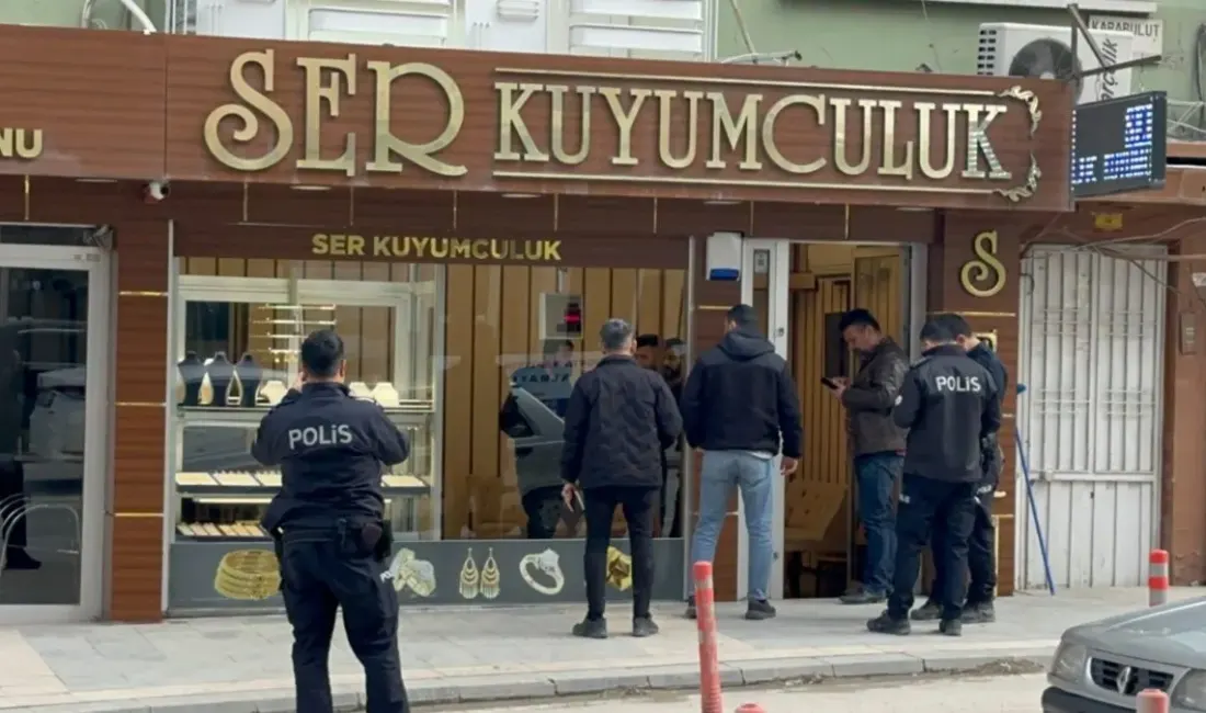 Malatya’da dün bir kuyumcuda gerçekleştirilen silahlı soygun girişiminin ardından olayı
