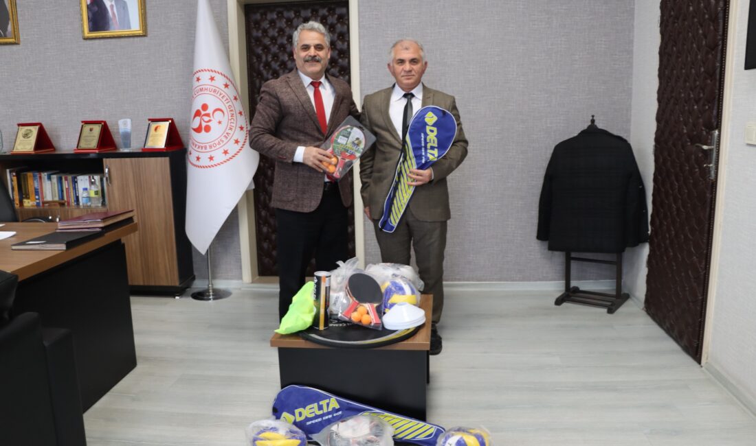 Gençlik ve Spor Bakanlığı tarafından Malatya’daki ilçelere gönderilen sportif malzeme