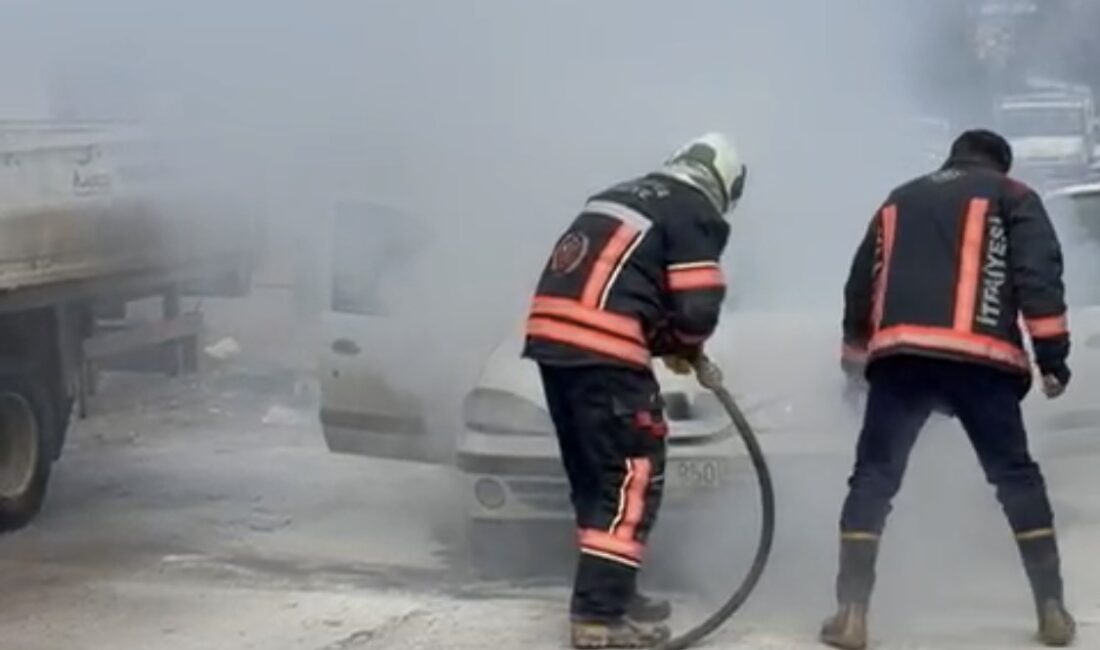Malatya’da sanayi sitesi içerisinde park halindeki bir araçta çıkan yangın