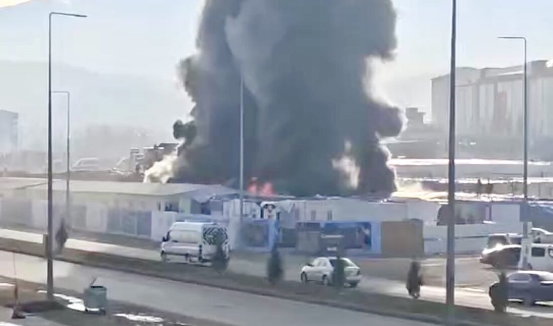 Yakınca Mahallesi’nde bir inşaat şantiyesinde işçilerin kaldığı konteyner yatakhanelerde çıkan