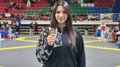 Yeşilay Gençler Türkiye Taekwondo Şampiyonası’nda mücadele eden Zeynep Nil Menekşe,