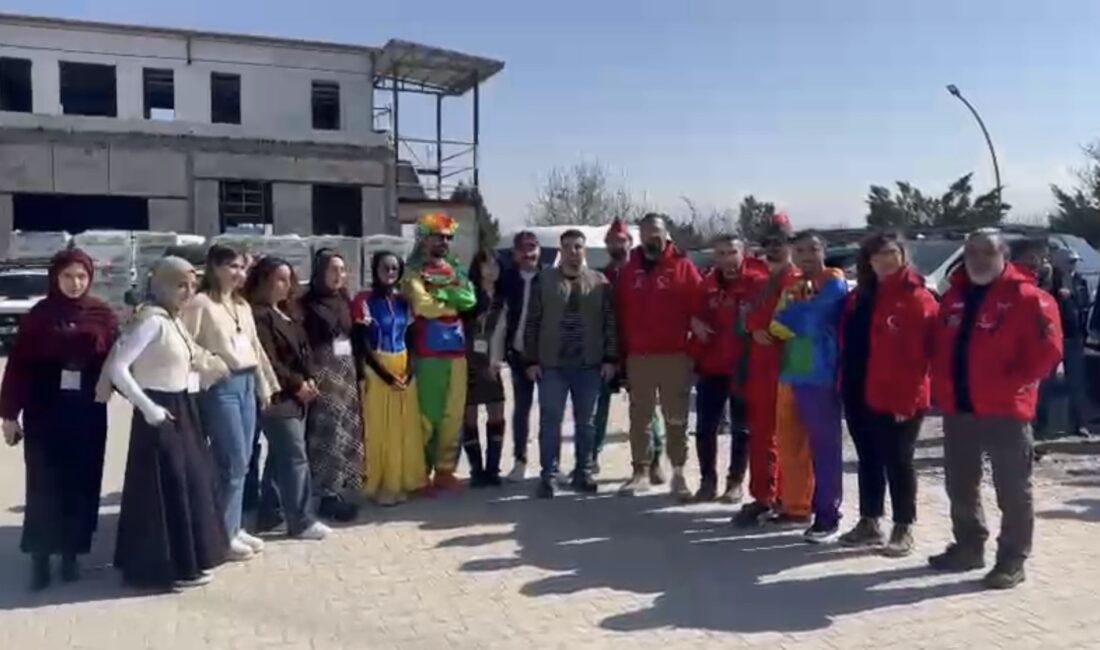 Van’dan gelen gönüllüler ile Malatya Offroad ekibi, Tepeköy İlkokulu’nda öğrencilere