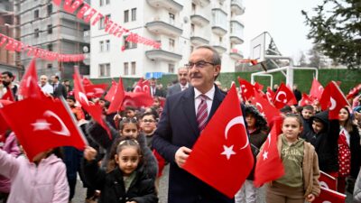 Malatya’da Fatih İlkokulu’nda düzenlenen törende, Türkiye Yüzyılı Maarif Modeli’nin hedefleri