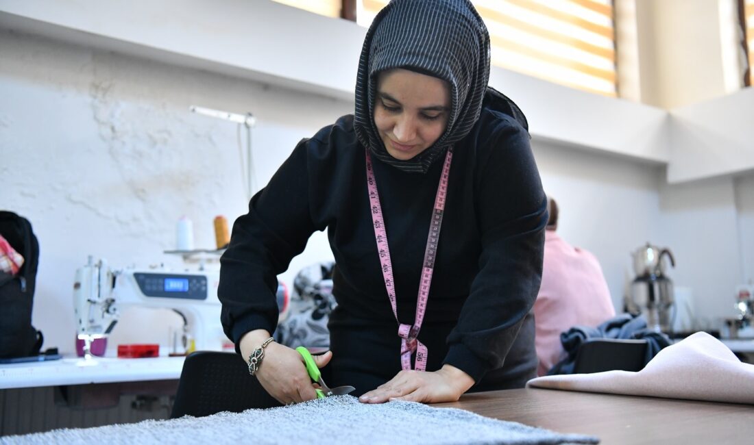 Yeşilyurt Belediyesi, sosyal belediyecilik anlayışı doğrultusunda kadınların mesleki ve kişisel