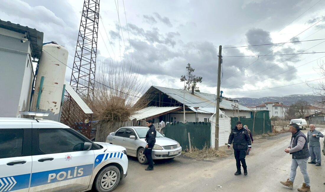 Malatya’da Battalgazi Mahallesi’nde yerleşim yerlerinden geçen yüksek gerilim hattından kopan