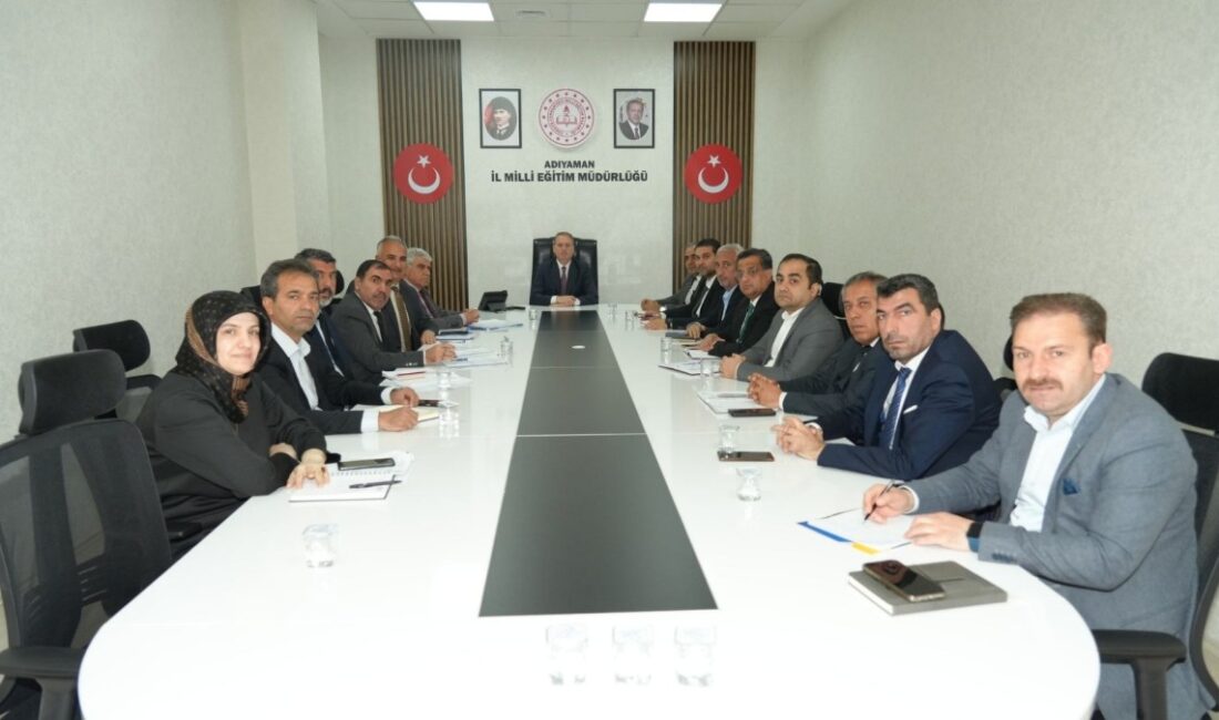 Adıyaman İl Milli Eğitim Müdürü Ali Tosun başkanlığında düzenlenen toplantıda,