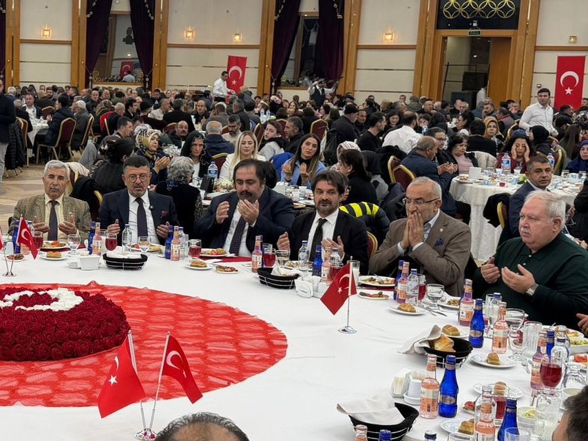 CHP Malatya Milletvekili Veli Ağbaba, siyasetin kutuplaştırma değil toplumu birleştirme