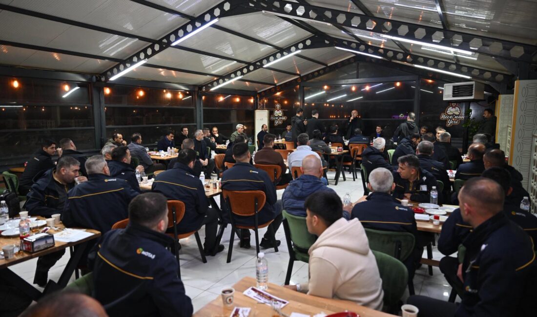 Malatya Büyükşehir Belediye Başkanı Sami Er, MOTAŞ personeliyle bir araya