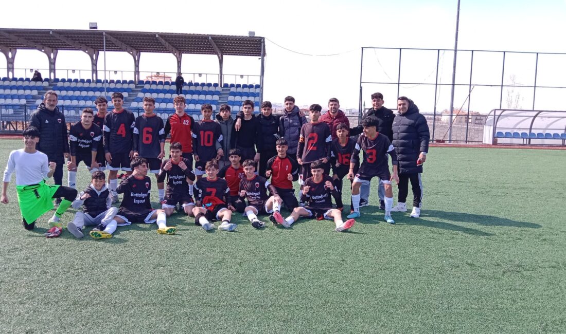 U16 Gençler Futbol Ligi finalinde Battalgazi Belediyespor, Karakavak Spor’u 2-0