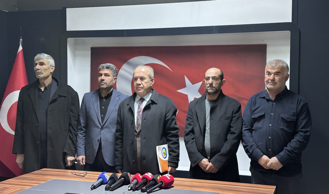 Yazıhan Belediye Meclis Üyeleri, belediye başkanı hakkında verilen ihraç kararının