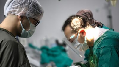 Diş kaybı sonrası implant tedavisinin uzun süre ertelenmesinin çene kemiğinde